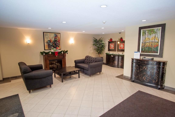 1511971998_655-windermere-apartment-common-area.jpg