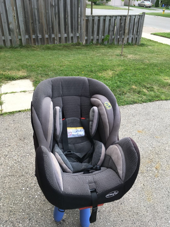 CAR SEAT1.jpg