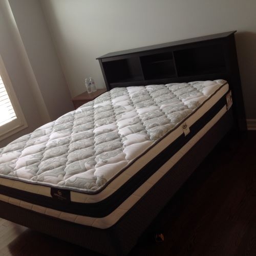 queenbed.JPG